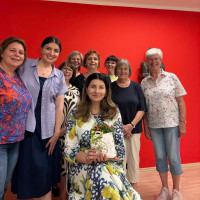 von links: Sabine Schmierl, Ayan Nazarov, Veronika Webel, Uli Barth, Jana Praxenthaler, Dr. Ramona Casasola-Greiner, Waltraud Renach, Margret Pellen. Vorne: Naciye Özsu